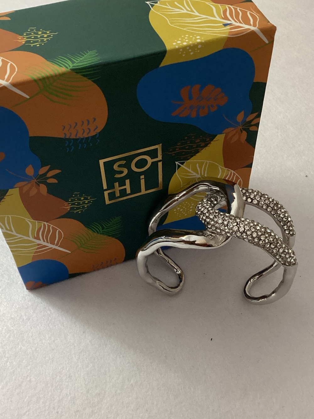 SOHI Women's The Opposta Cuff Bracelet